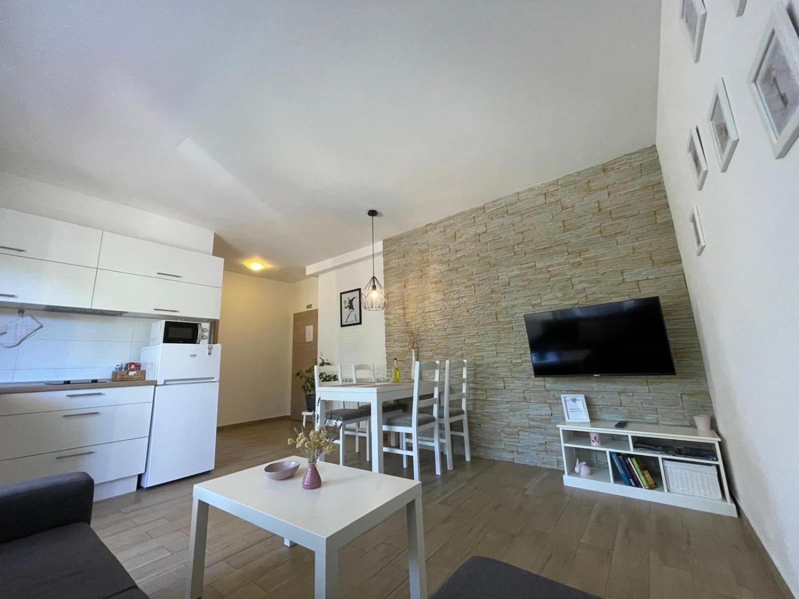 Apartments Nada เบทินา ภายนอก รูปภาพ